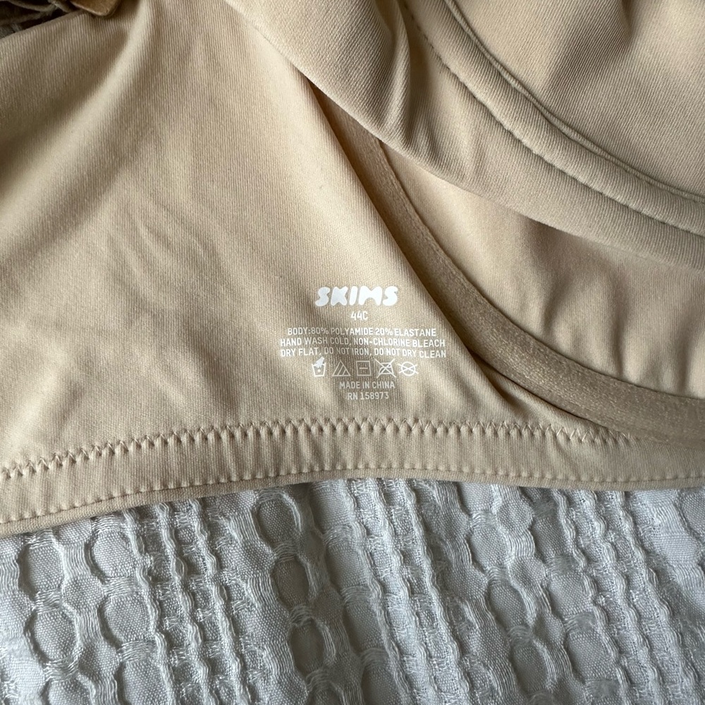Skims Fits Everybody Unlined Demo Bra 44c in Sand - Picture 6 of 6